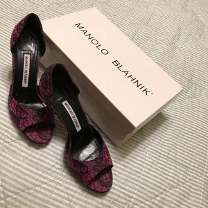 Manolo Blahnik pumps Size 6. Excellent condition.